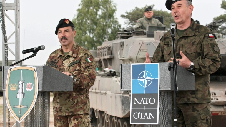 НАТО се надъхва да покаже по-силна решимост спрямо Русия