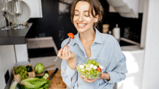 6 вкусни начина да разнообразим всяка скучна салата