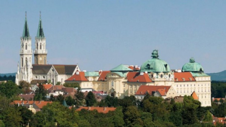 Българска изложба в манастир предизвика възторг в Австрия