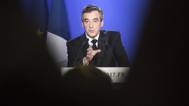 Фийон обвини френското правителство за насилието в президентската кампания 