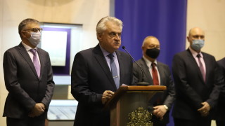 83 деца на загинали МВР служители получиха 1000 лева ваучер