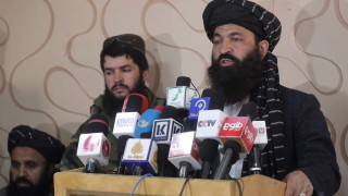 Управляващите в Афганистан талибани обявиха че ще възобновят издаването на