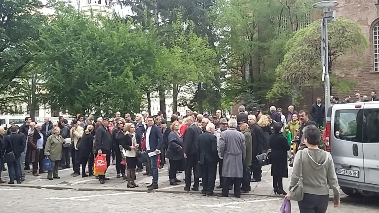 Самодейци протестират срещу затягането на мерките в Ловеч