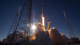 SpaceX изстреля израелски космически кораб към Луната