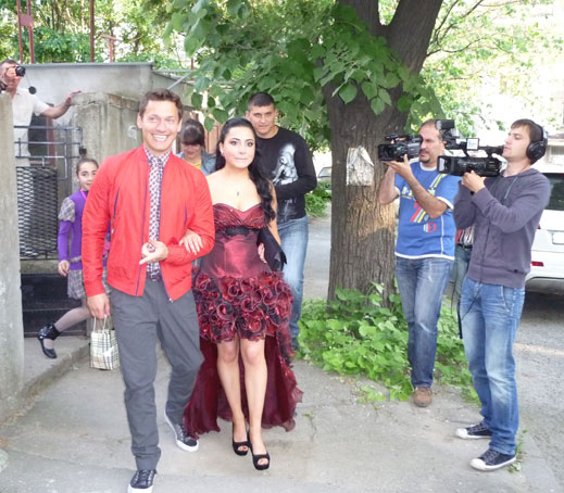 Орлин направи абитурентката Калина „Звезда на бала”