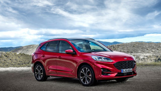 Автомобилната компания Ford Motor обяви че преразглежда стратегията си за преминаване