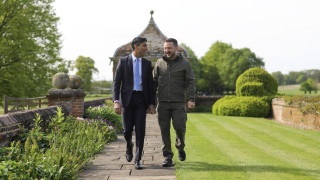 Великобритания ще тренира украински пилоти, но не обещава изтребители