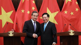 Китайският външен министър Ван И заяви че Китай и Виетнам