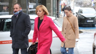 Домовата книга трябва да отпадне Това обяви Мая Манолова лидер