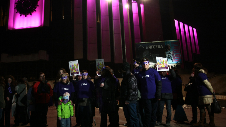 НДК грейна в лилаво заради болните от епилепсия