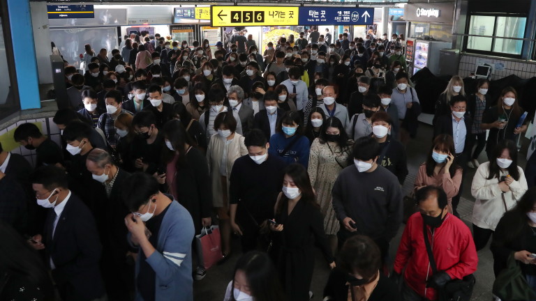 Южна Корея отваря училищата, въпреки нарастващи случаи на коронавирус