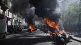 Жълтите жилетки опожаряват наред в Париж