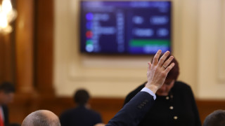 Парламентът прие промени в Закона за обществените поръчки на първо