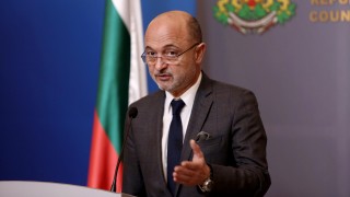 Теренът за Националната детска болница е най подходящ защото е в