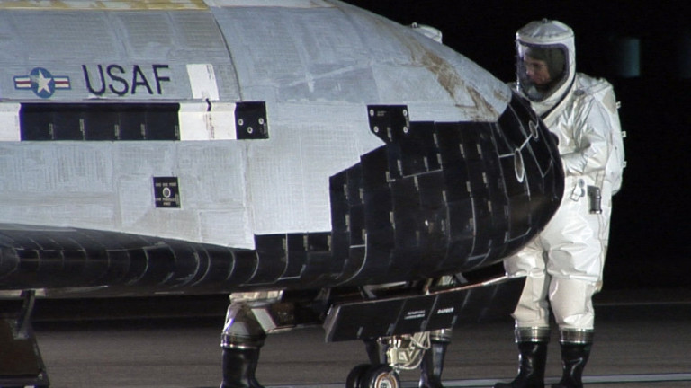 Мисията на безпилотния космически кораб X-37B на Космическото командване на