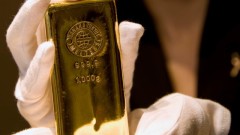Златото уверено се държи над $1850 за тройунция
