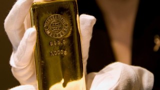 Златото поскъпва, спада доходността на американските облигации