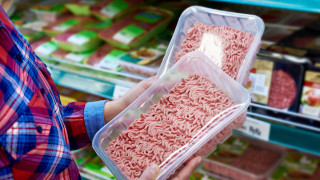 Около 13 тона опасно месо откриха данъчните в месопреработвателно предприятие