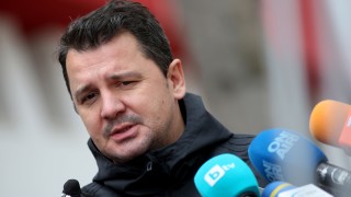Треньорът на ЦСКА Милош Крушчич говори пред медиите преди първата