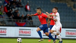 Отборът на Чили записа минимален успех срещу единайсеторката на Сърбия