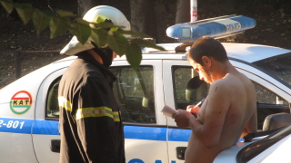 Полицаи от две районни пазят събаряне на незаконни стопански постройки в Голямо Белово