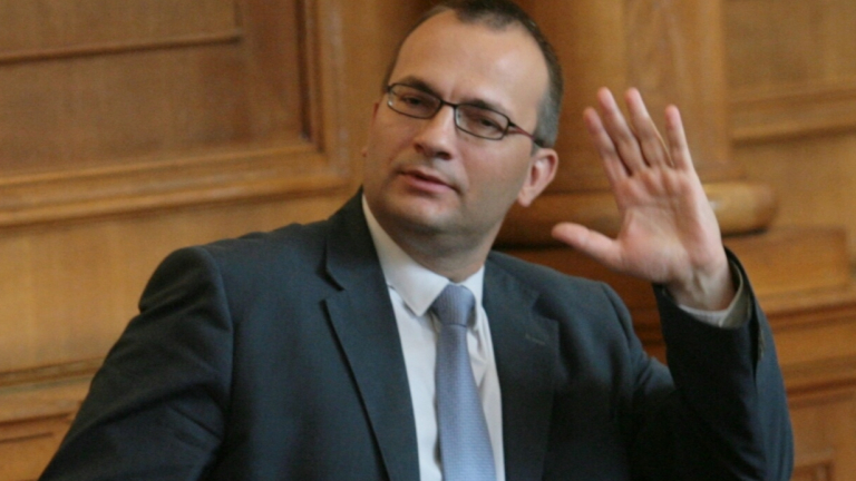 Мартин Димитров: Радев не спази решението на съда за КТБ, има заличени текстове