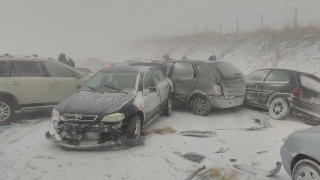Затвориха магистрала "Тракия" край Бургас заради снега