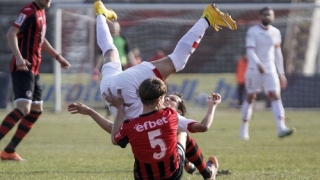 БФС клекна на средния пръст на Моци