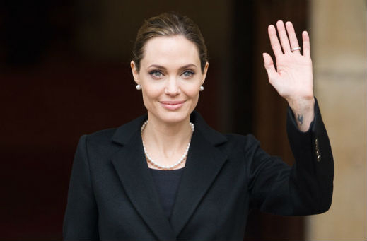 Анджелина Джоли живее на хотел два дни седмично