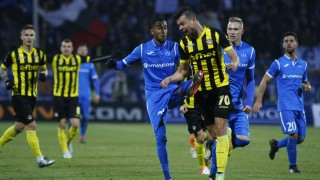 Футболни фенове на Левски и Ботев Пловдив вилняха в градския