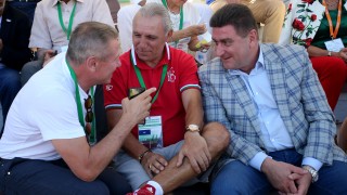 Легендата на българския футбол Христо Стоичков се появи малко преди