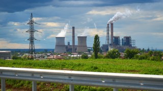 Коледните празници в корпоративен план традиционно означават по малко дежурни екипи