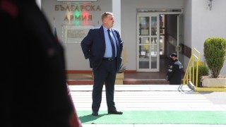 Реплики за нальота и самолетите ни на прегледа на въоръжените сили
