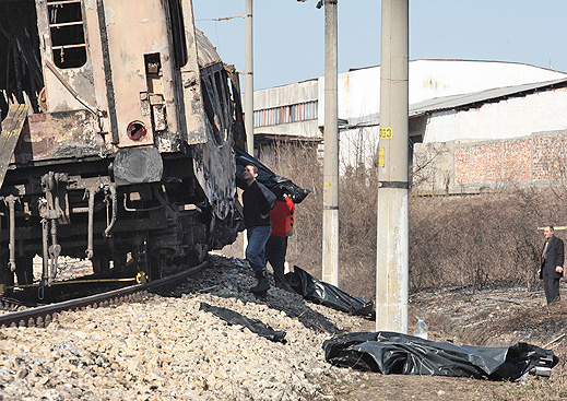 Молебен за оцелелите от влака отслужват в Добрич