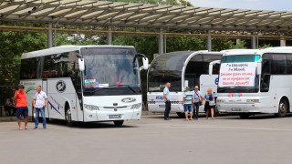 Предупредителният първи протест на автобусните превозвачите се проведе за час и