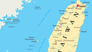 САЩ изпратиха два бойни кораб в Тайванския проток в четвъртък