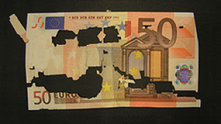 Финансовите министри от „голямата четворка" търсят пътища за спасяване на еврото