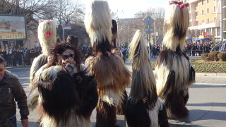 Над хиляди участници събра тазгодишният Кукерски фестивал в Благоевград Във