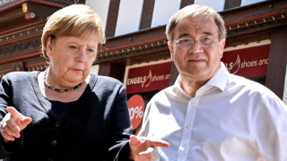 Германия трябва да увеличи тестовете и да засили ваксинациите за