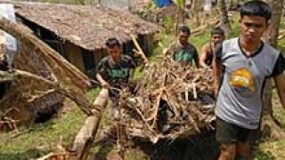 Филипините в очакване на мощен ураган с името Кимарон