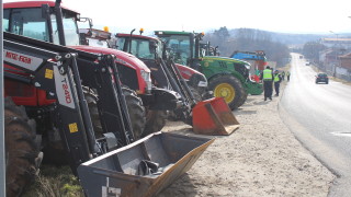 Земеделците са в стачна готовност заради украинската помощ За нас сроковете