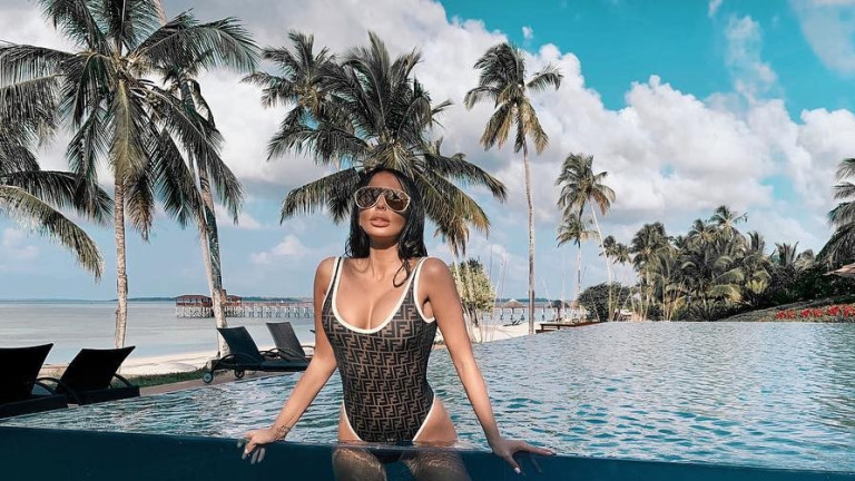 Секси приключенията на Николета Лозанова на Занзибар