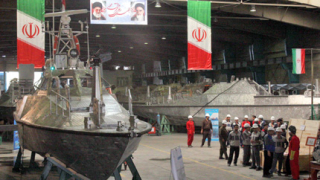 Иран произвежда бойни кораби