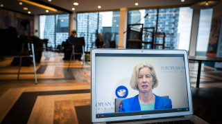 Ваксината на AstraZeneca е безопасна, обяви ЕМА преди окончателното заключение