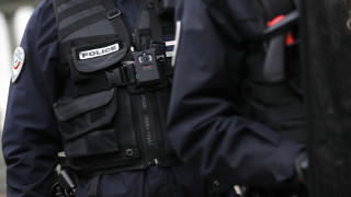 Задържаният на "Шанз-Елизе" не е терорист, френската полиция е сгрешила