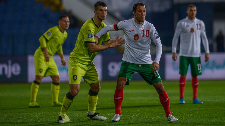 България 0 : 0 Чехия 45+1′ Първото полувреме стартира с