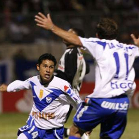 Сан Хосе тресна Сантос на 3700 метра височина