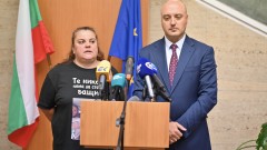Законодателни инициативи обеща Славов на близки на загинали на пътя