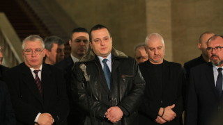 Борисов успокоява полицаите със 100 млн. лв. допълнително за заплати