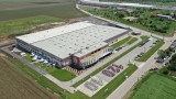 Едни от най-големите заводи в автоиндустрията в България спират или променят работа си